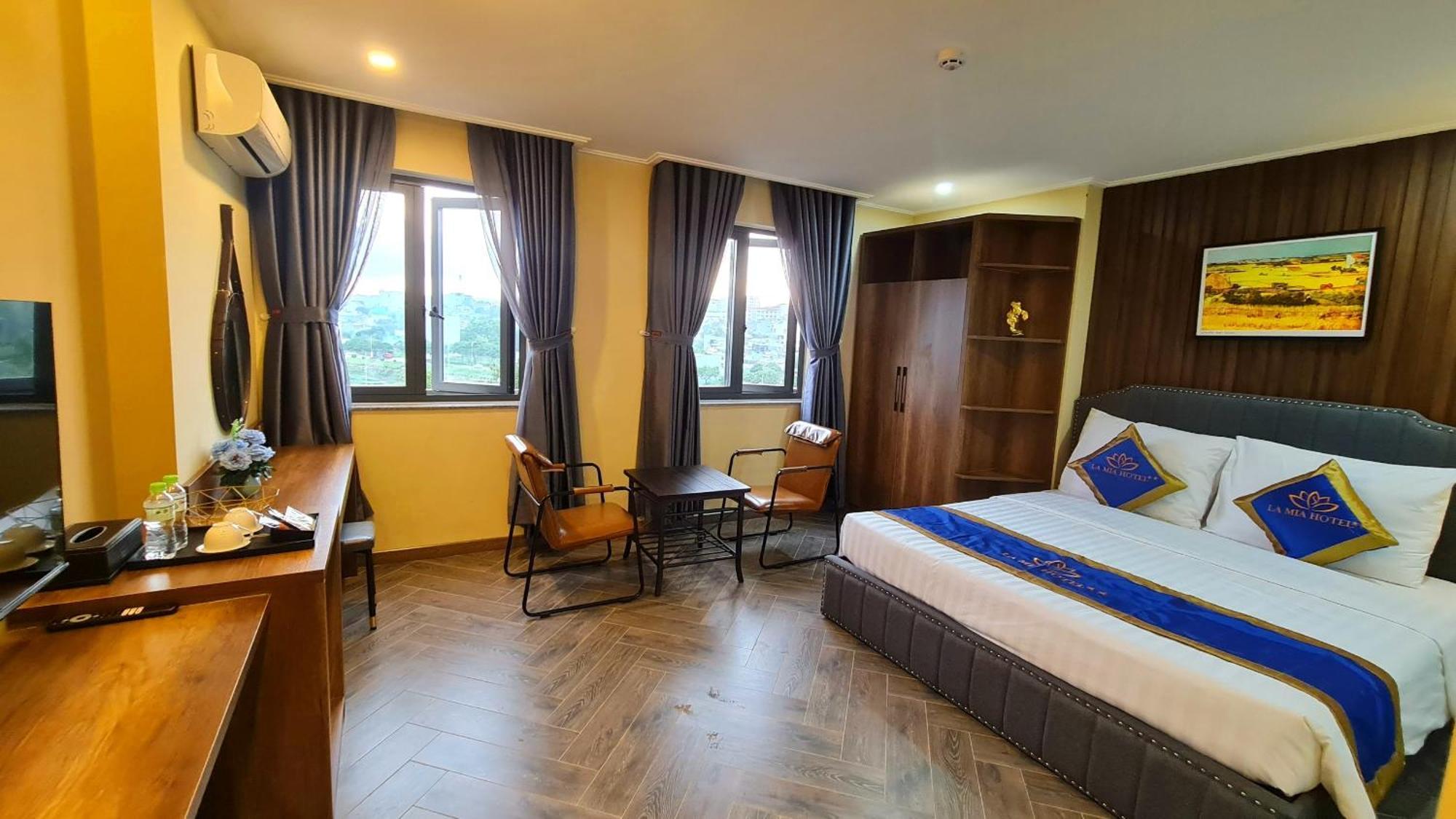 La Mia Lakeview Hotel Pleiku Extérieur photo