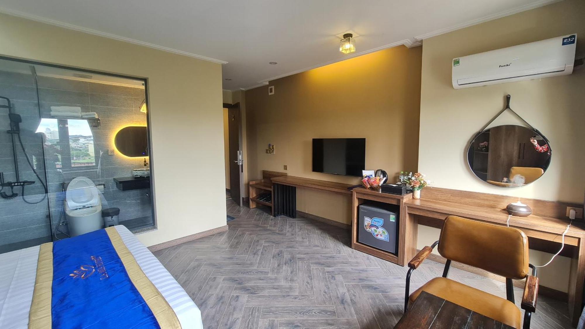 La Mia Lakeview Hotel Pleiku Extérieur photo