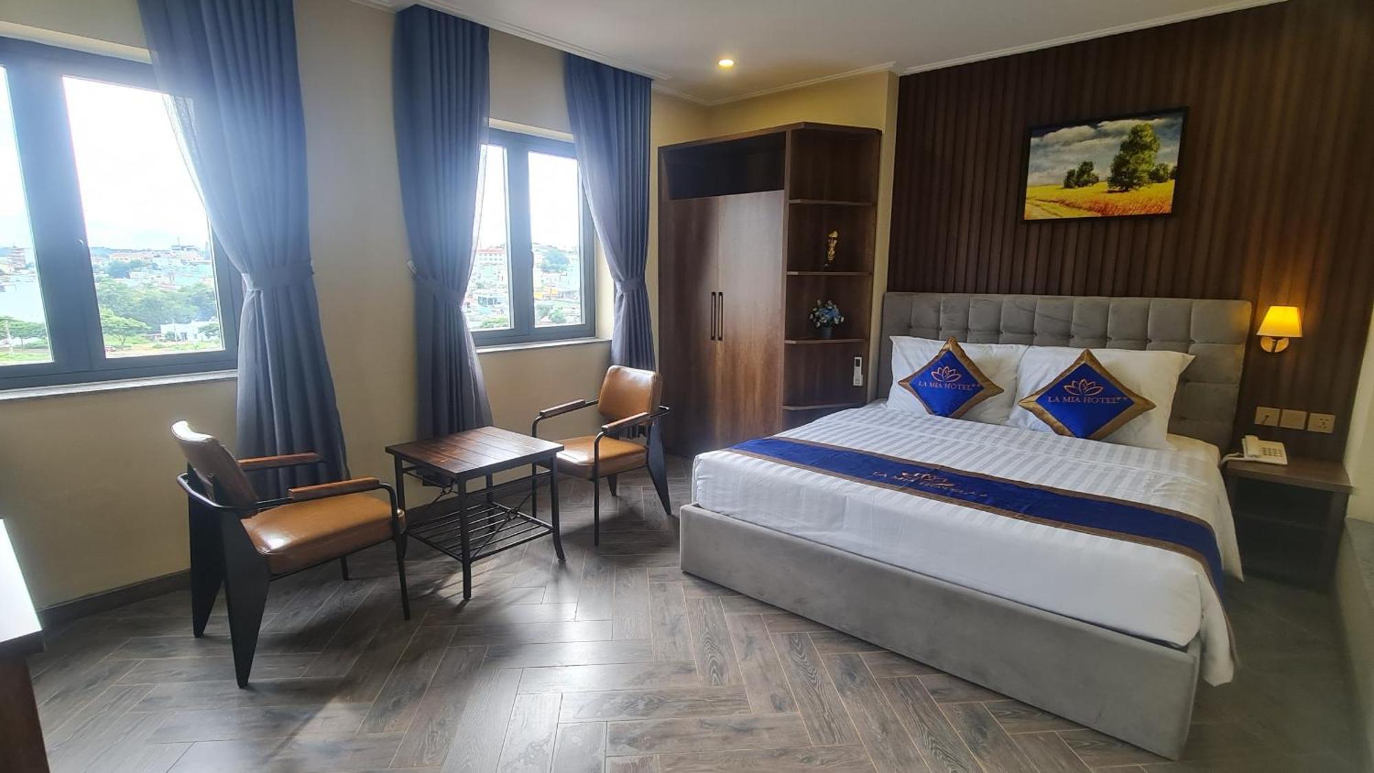 La Mia Lakeview Hotel Pleiku Extérieur photo